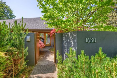 Tiny photo for 1630 NW Olmar Drive, Grants Pass, OR 97526 (MLS # 220217656)