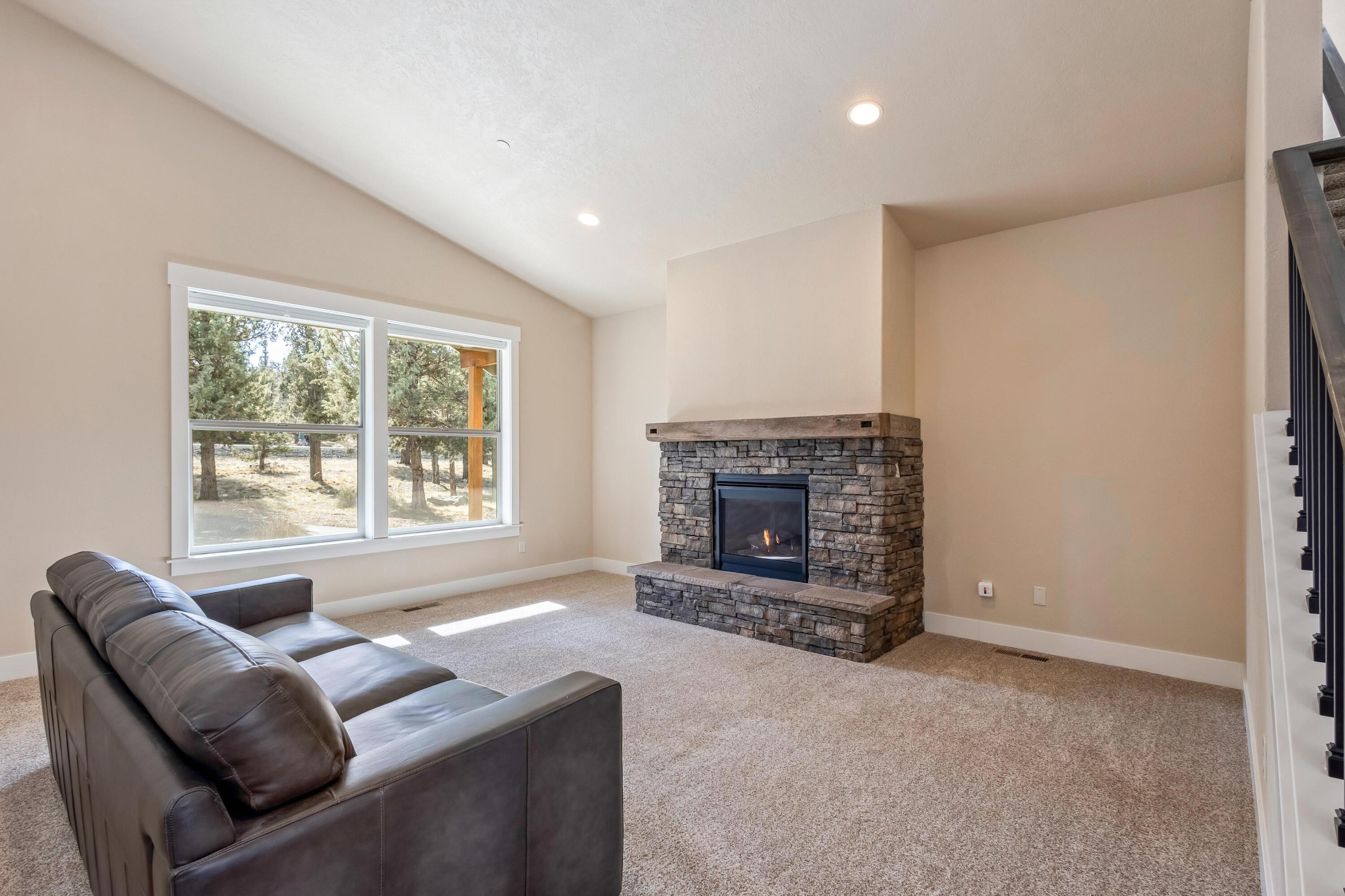 7303 SE Madison Avenue