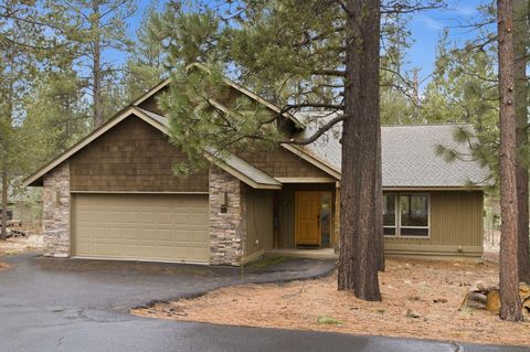 Photo of 57561 Whistler Lane, Sunriver, OR 97707 (MLS # 220216921)