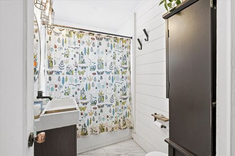 Tiny photo for 917 Grant Avenue, Medford, OR 97501 (MLS # 220217705)