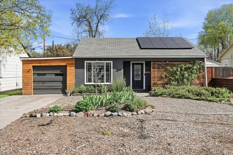 Tiny photo for 917 Grant Avenue, Medford, OR 97501 (MLS # 220217705)