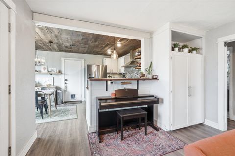 Tiny photo for 917 Grant Avenue, Medford, OR 97501 (MLS # 220217705)