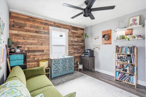 Tiny photo for 917 Grant Avenue, Medford, OR 97501 (MLS # 220217705)