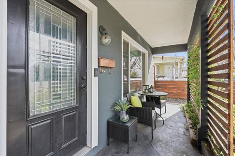 Tiny photo for 917 Grant Avenue, Medford, OR 97501 (MLS # 220217705)