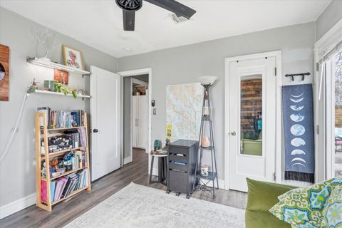 Tiny photo for 917 Grant Avenue, Medford, OR 97501 (MLS # 220217705)