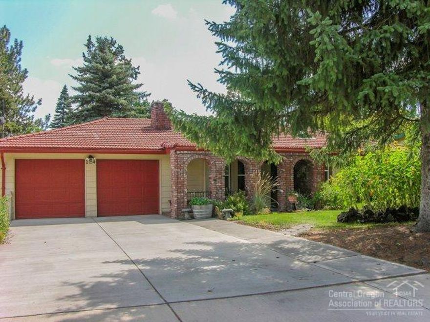 SW Style Home with a NW Flair! Great Pilot Butte Area 3Bd/2Ba home in a great location: Big front room w/stone FP, Large kitchen w/dining area, SS appl, sep family/sunroom w/tile floor, Master suite w/large closet & private bath w/tile floor, granite vanity & shower stall, Utility room w/washer, dryer & chest freezer & pantry, big backyard w/paver patio, beautiful landscaping, parking pad w/RV hookup, att 2+ car garage, arch-brick porch, 10x12 storage & 12x16 framed shop + Home Warranty too!