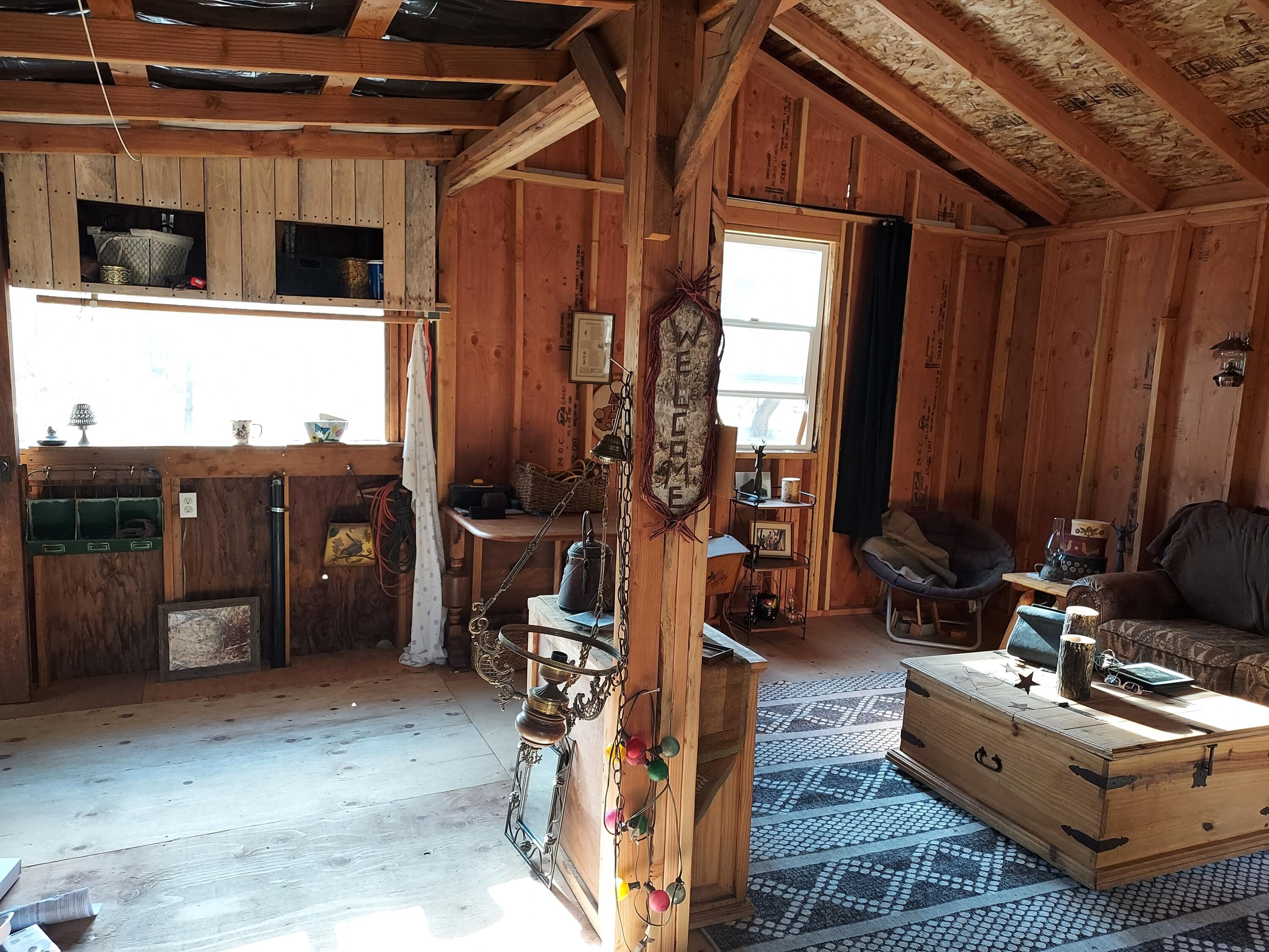 Ponderosa Pines East - Land