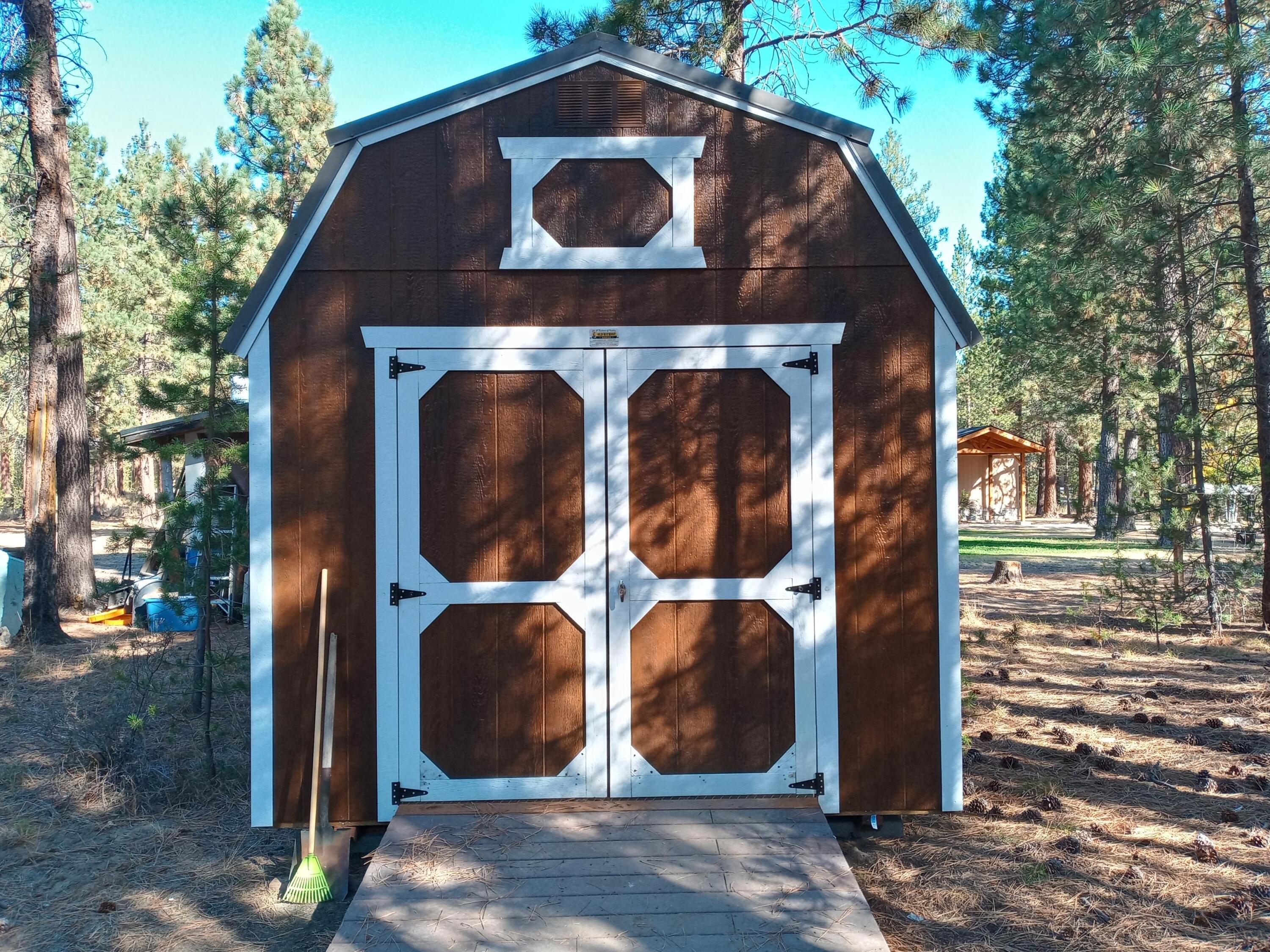 Ponderosa Pines East - Land