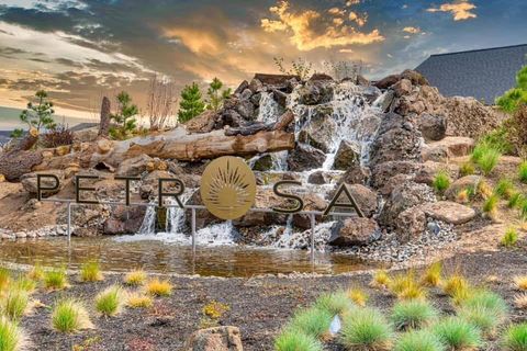 Tiny photo for 3919 NE Oakside Loop, Bend, OR 97701 (MLS # 220215379)