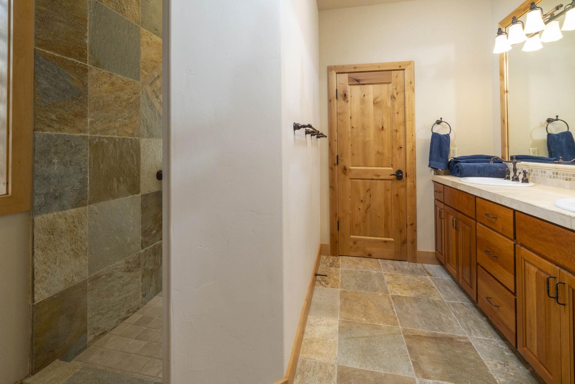 Skyliner Summit - Residential