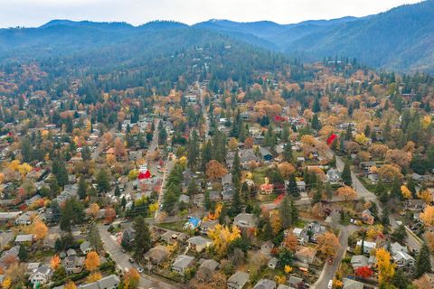 Tiny photo for 575 Auburn Street, Ashland, OR 97520 (MLS # 220211956)