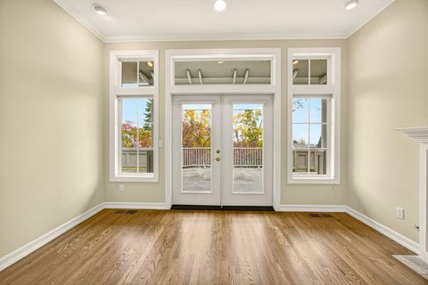 Tiny photo for 575 Auburn Street, Ashland, OR 97520 (MLS # 220211956)