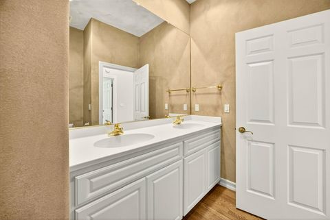 Tiny photo for 575 Auburn Street, Ashland, OR 97520 (MLS # 220211956)