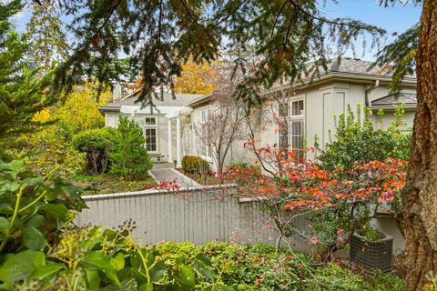 Tiny photo for 575 Auburn Street, Ashland, OR 97520 (MLS # 220211956)