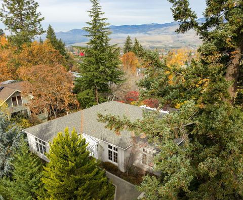 Tiny photo for 575 Auburn Street, Ashland, OR 97520 (MLS # 220211956)