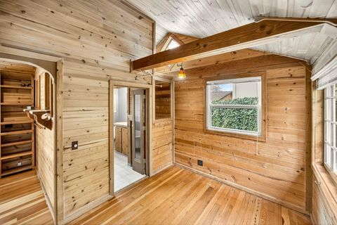 Tiny photo for 575 Auburn Street, Ashland, OR 97520 (MLS # 220211956)