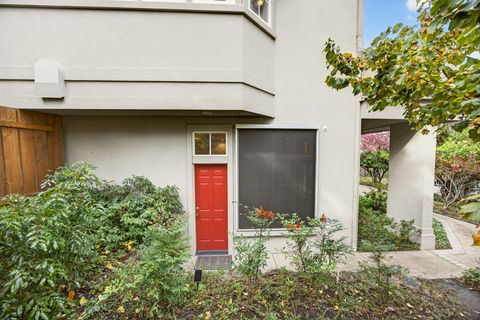 Tiny photo for 575 Auburn Street, Ashland, OR 97520 (MLS # 220211956)