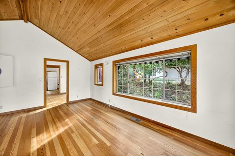 Tiny photo for 575 Auburn Street, Ashland, OR 97520 (MLS # 220211956)