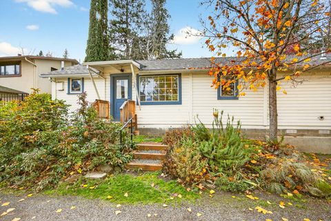 Tiny photo for 575 Auburn Street, Ashland, OR 97520 (MLS # 220211956)