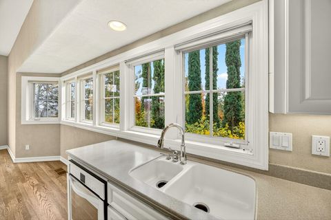 Tiny photo for 575 Auburn Street, Ashland, OR 97520 (MLS # 220211956)