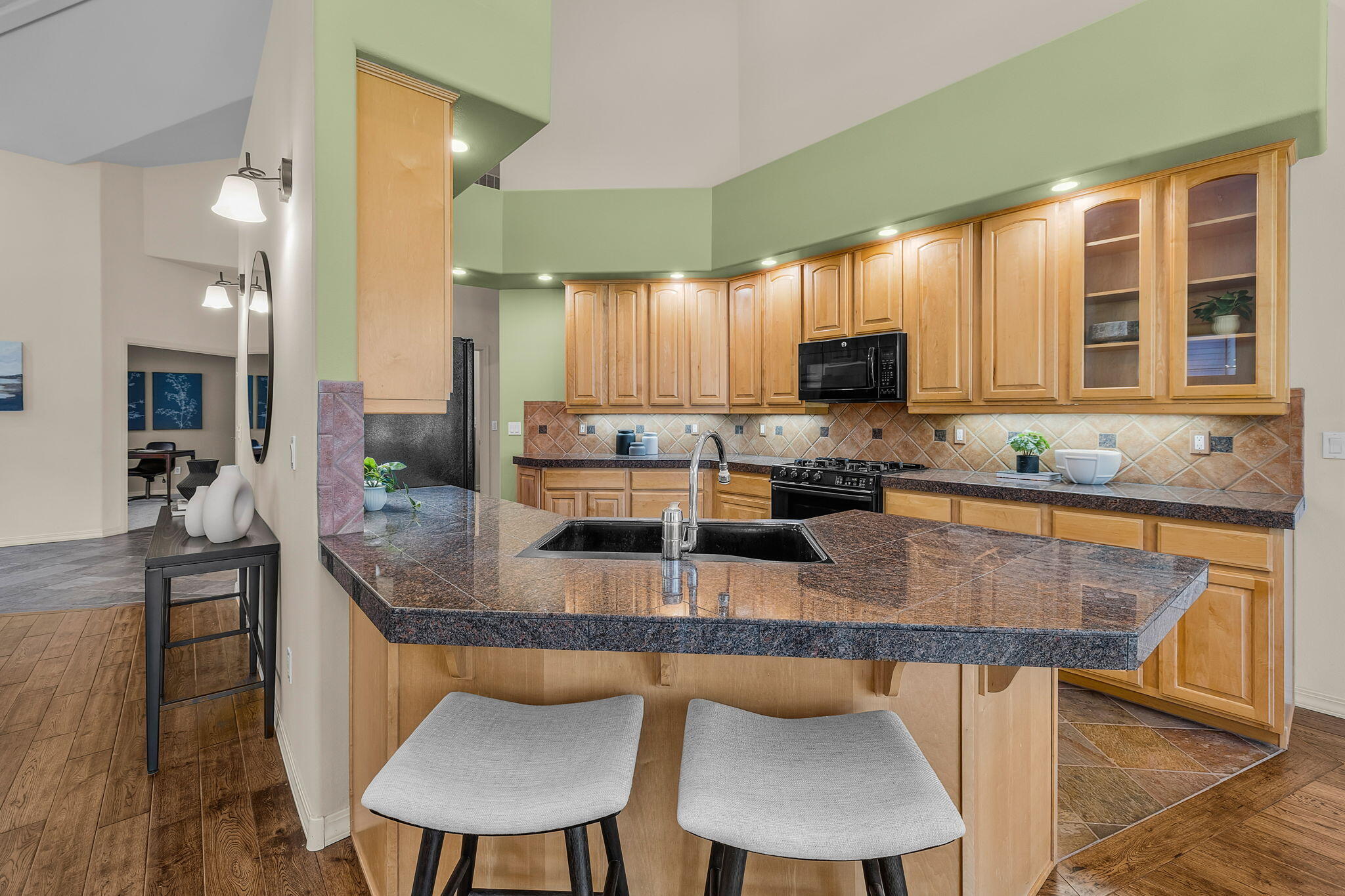 Broken Top - Residential