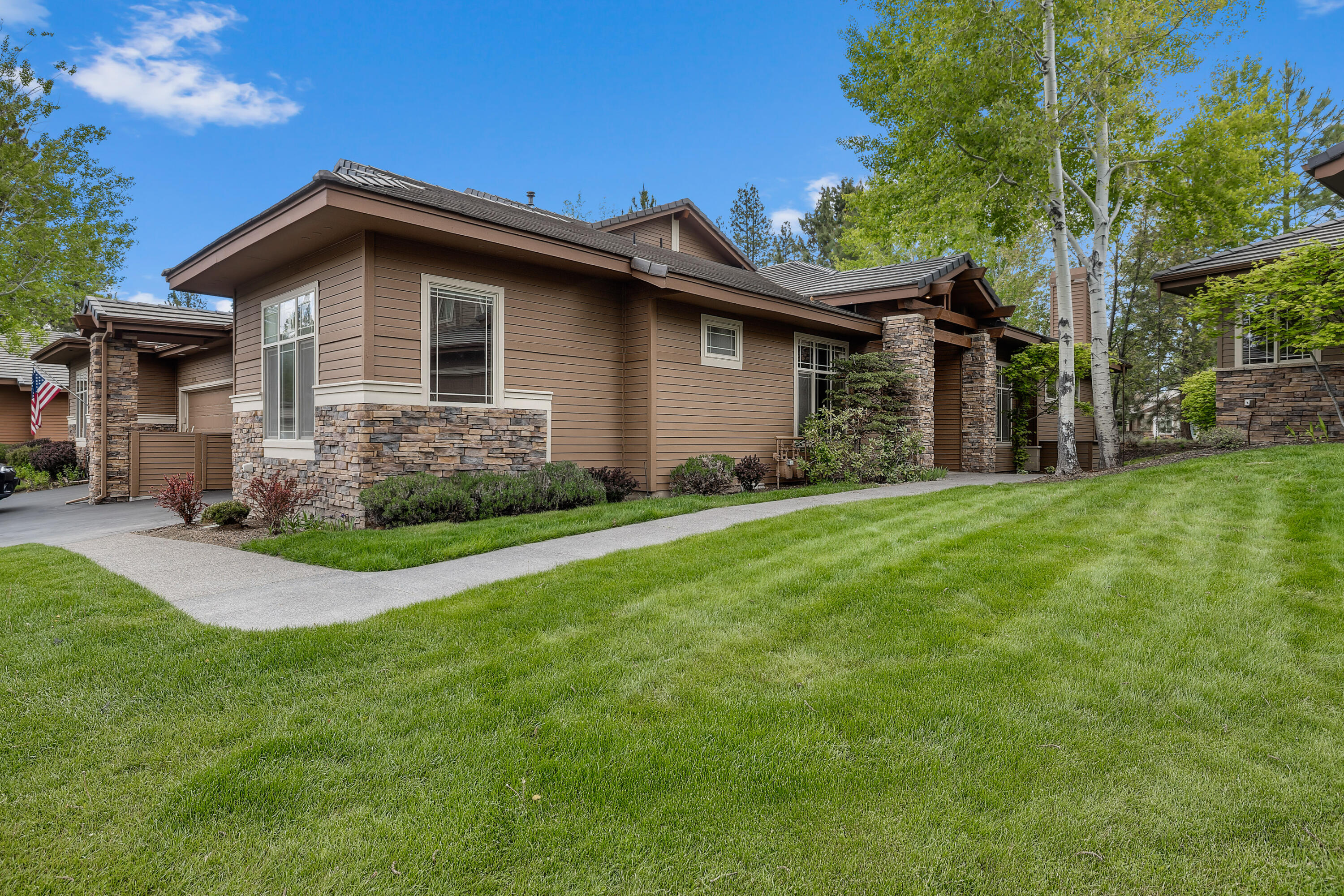 Broken Top - Residential