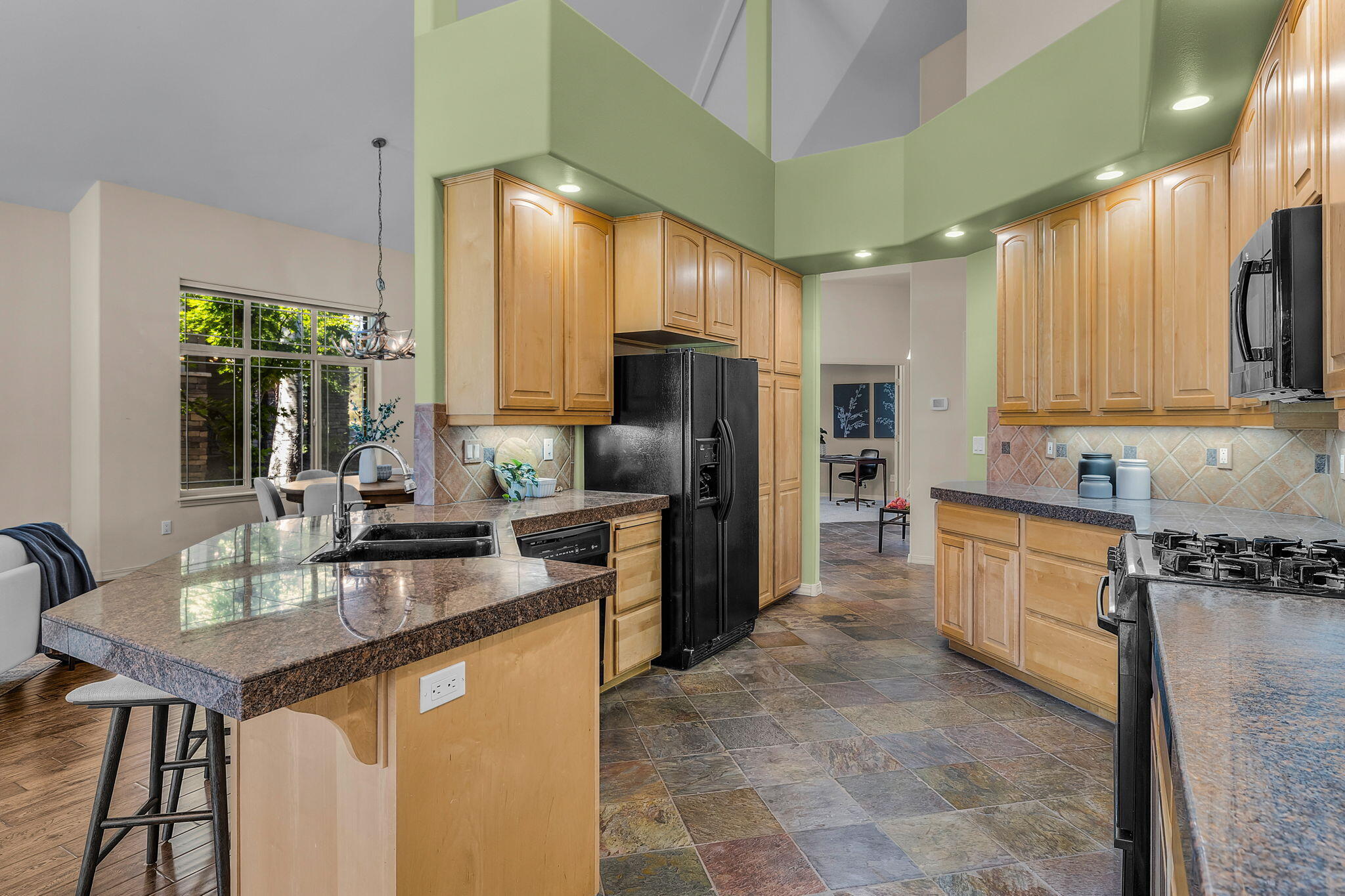 Broken Top - Residential