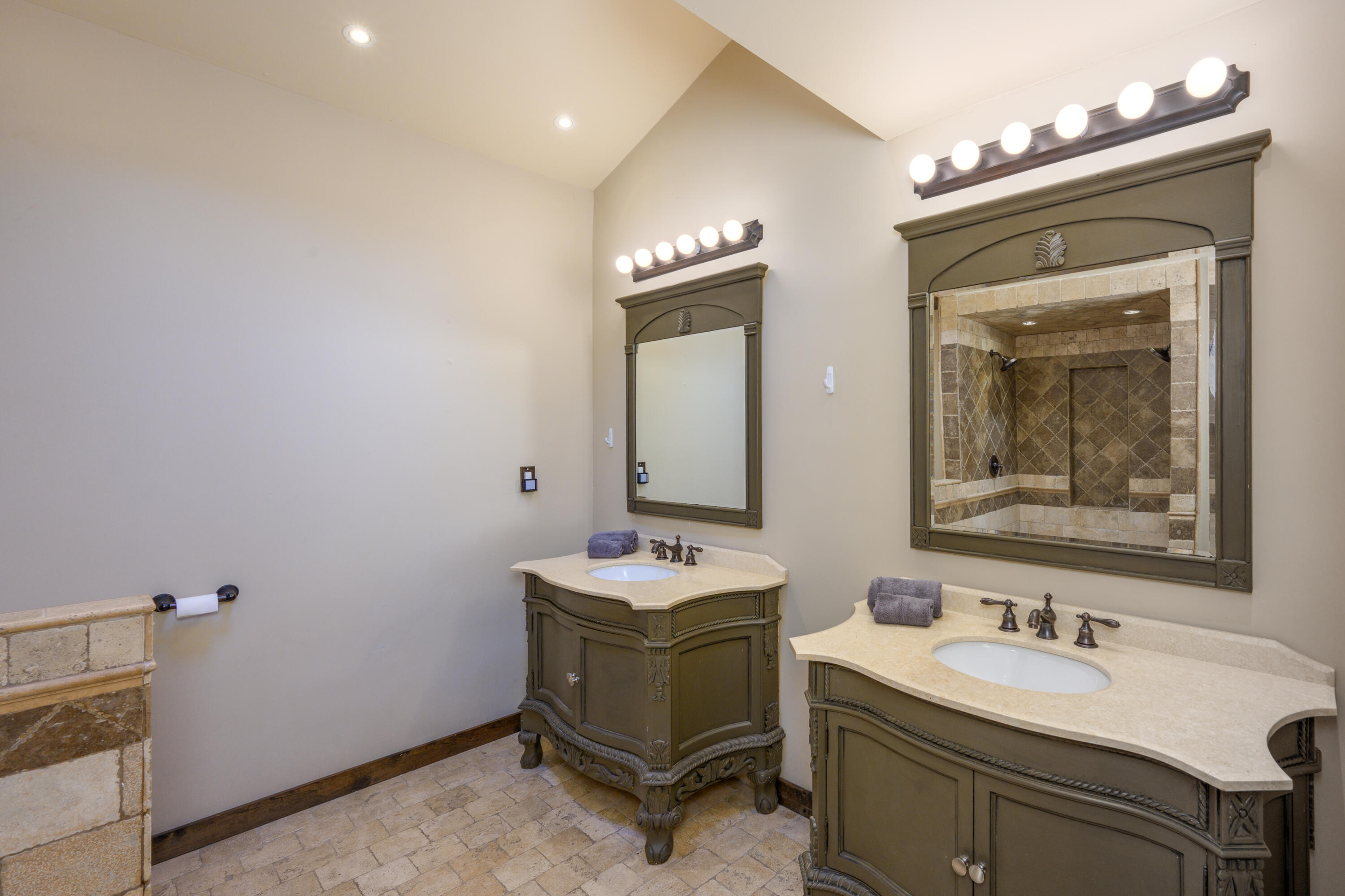 Kenwood Gardens - Residential