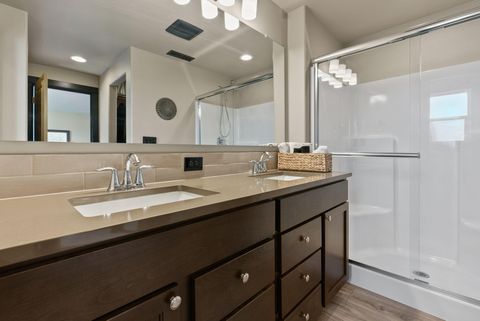 Tiny photo for 3565 NW 9th Court, Redmond, OR 97756 (MLS # 220210444)