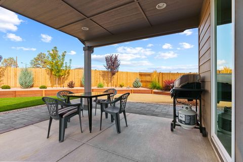 Tiny photo for 3565 NW 9th Court, Redmond, OR 97756 (MLS # 220210444)