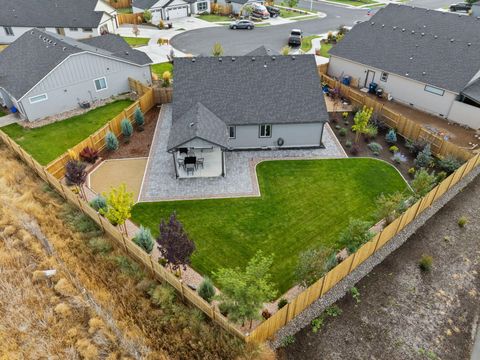 3565 NW 9th Court Redmond OR 97756