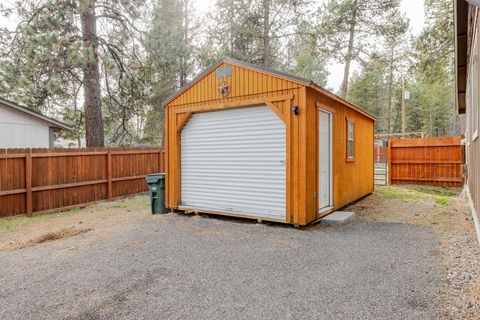 Tiny photo for 56705 Stellar Drive, Bend, OR 97707 (MLS # 220216847)