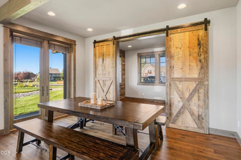 Tiny photo for 751 S Redwood Street, Sisters, OR 97759 (MLS # 220224591)