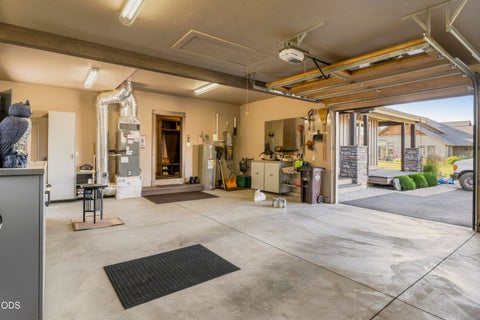 Tiny photo for 751 S Redwood Street, Sisters, OR 97759 (MLS # 220224591)