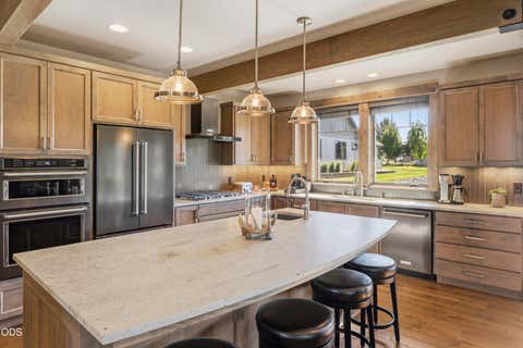 Tiny photo for 751 S Redwood Street, Sisters, OR 97759 (MLS # 220224591)