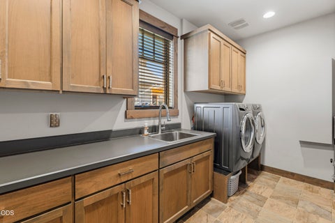Tiny photo for 751 S Redwood Street, Sisters, OR 97759 (MLS # 220224591)