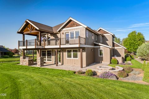 Tiny photo for 751 S Redwood Street, Sisters, OR 97759 (MLS # 220224591)