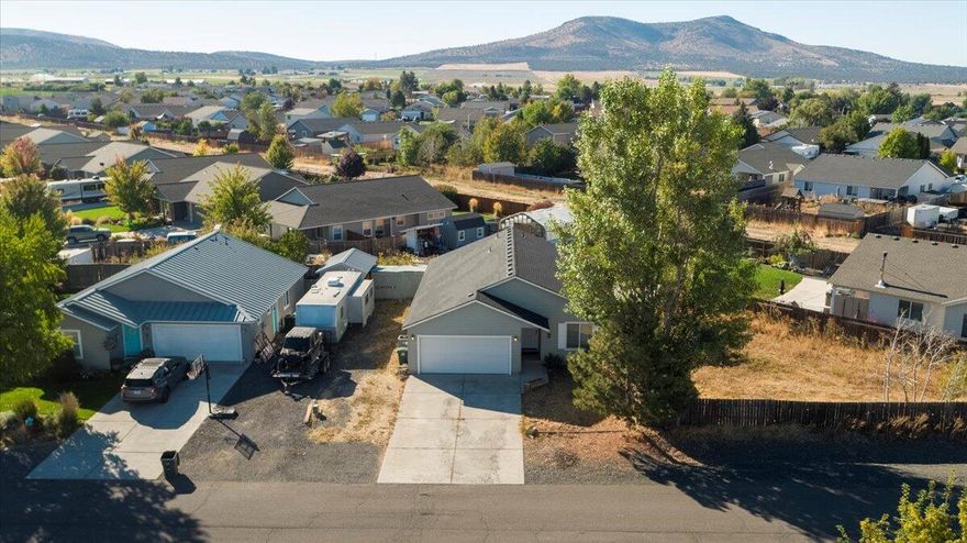 Charming 3-Bedroom Home with RV Parking & Mountain Views in Culver, Oregon
This spacious 1,562 sq. ft. home lives large, featuring  an open floor plan, vaulted ceilings, 3 bedrooms and 2 bathrooms. Sitting on a .20-acre lot, the yard is a blank slate ready for your personal touch.  There's also ample RV parking, offering flexibility for your lifestyle and adventures. Enjoy scenic views and a lovely neighborhood that truly feels like home. This property offers the perfect balance of small-town tranquility and easy access to the natural beauty and recreation that Central Oregon is famous for.
