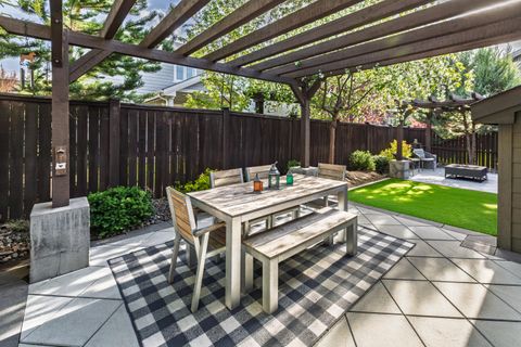 Tiny photo for 19671 Hollygrape Street, Bend, OR 97702 (MLS # 220220235)