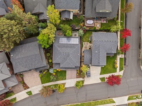 Tiny photo for 19671 Hollygrape Street, Bend, OR 97702 (MLS # 220220235)