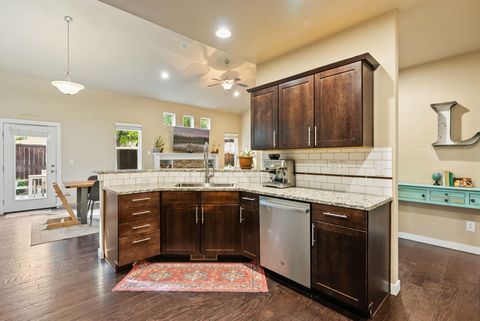 Tiny photo for 19671 Hollygrape Street, Bend, OR 97702 (MLS # 220220235)