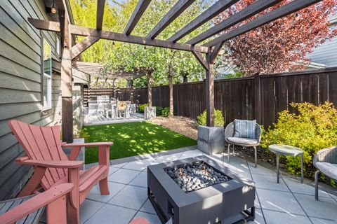 Tiny photo for 19671 Hollygrape Street, Bend, OR 97702 (MLS # 220220235)