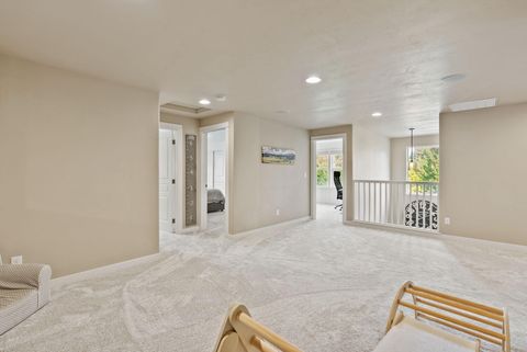 Tiny photo for 19671 Hollygrape Street, Bend, OR 97702 (MLS # 220220235)