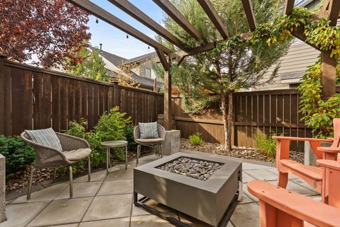 Tiny photo for 19671 Hollygrape Street, Bend, OR 97702 (MLS # 220220235)