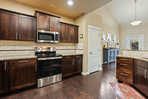 Tiny photo for 19671 Hollygrape Street, Bend, OR 97702 (MLS # 220220235)