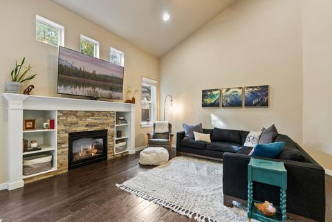 Tiny photo for 19671 Hollygrape Street, Bend, OR 97702 (MLS # 220220235)