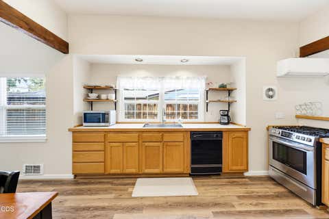 Tiny photo for 604 S Ivy Street, Medford, OR 97501 (MLS # 220226953)