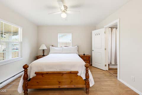 Tiny photo for 604 S Ivy Street, Medford, OR 97501 (MLS # 220226953)