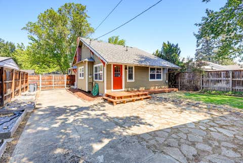 Tiny photo for 604 S Ivy Street, Medford, OR 97501 (MLS # 220226953)