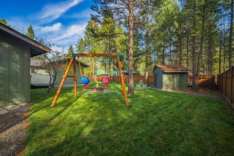 Tiny photo for 56078 Snow Goose Road, Bend, OR 97707 (MLS # 220211565)